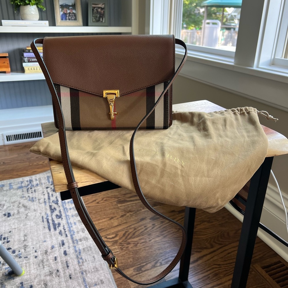 NWT Burberry Derby Calfskin House Check Small Macken Crossbody Bag